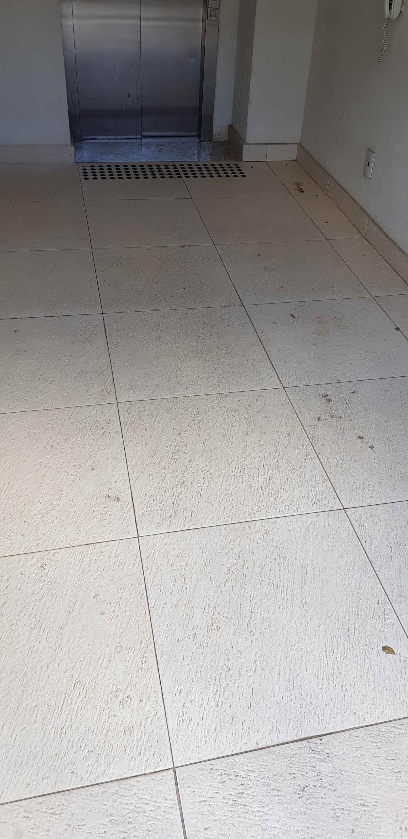 Antes Entrada lateral.jpg