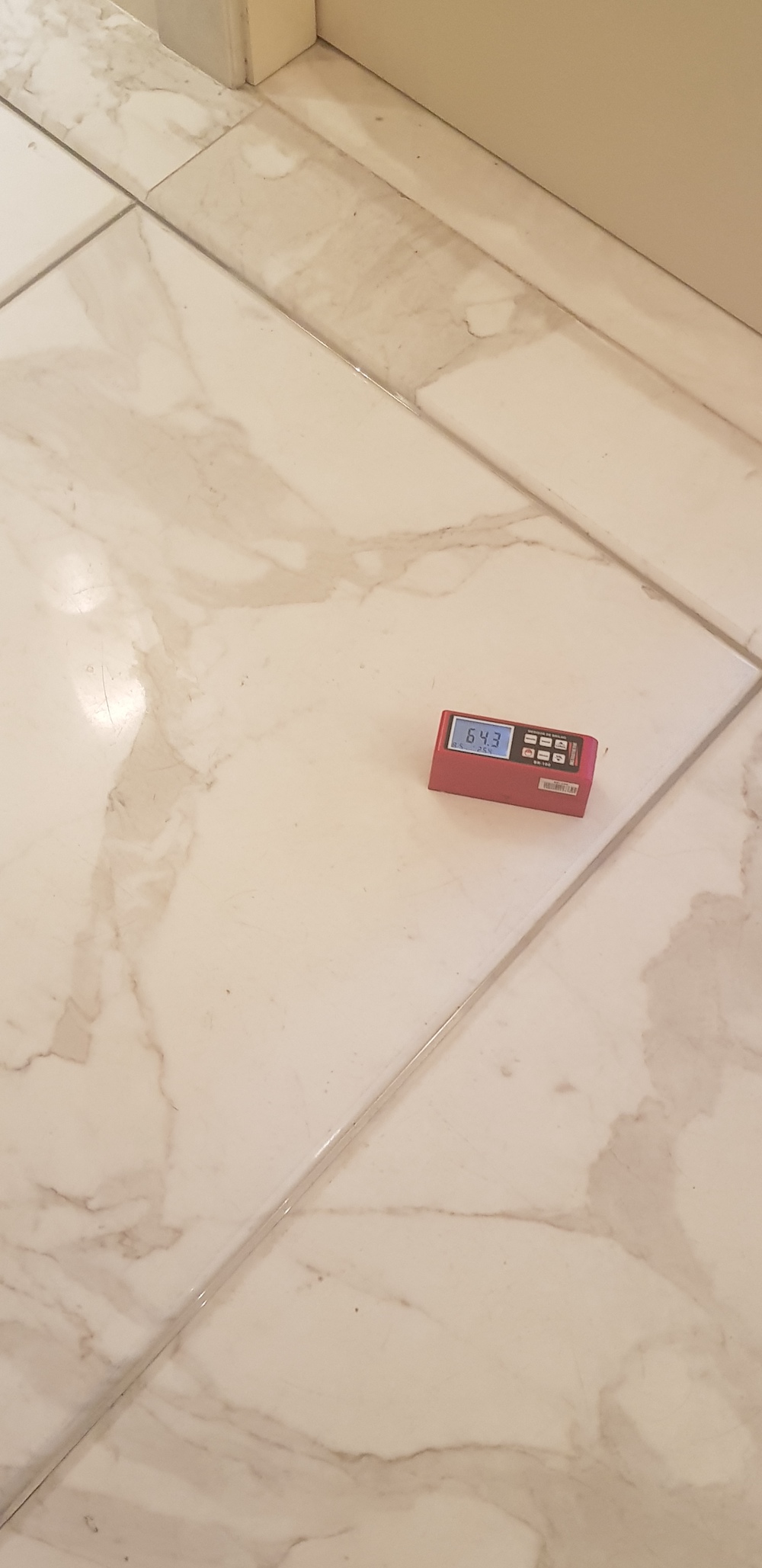 Externa brilho lat esq antes.jpg